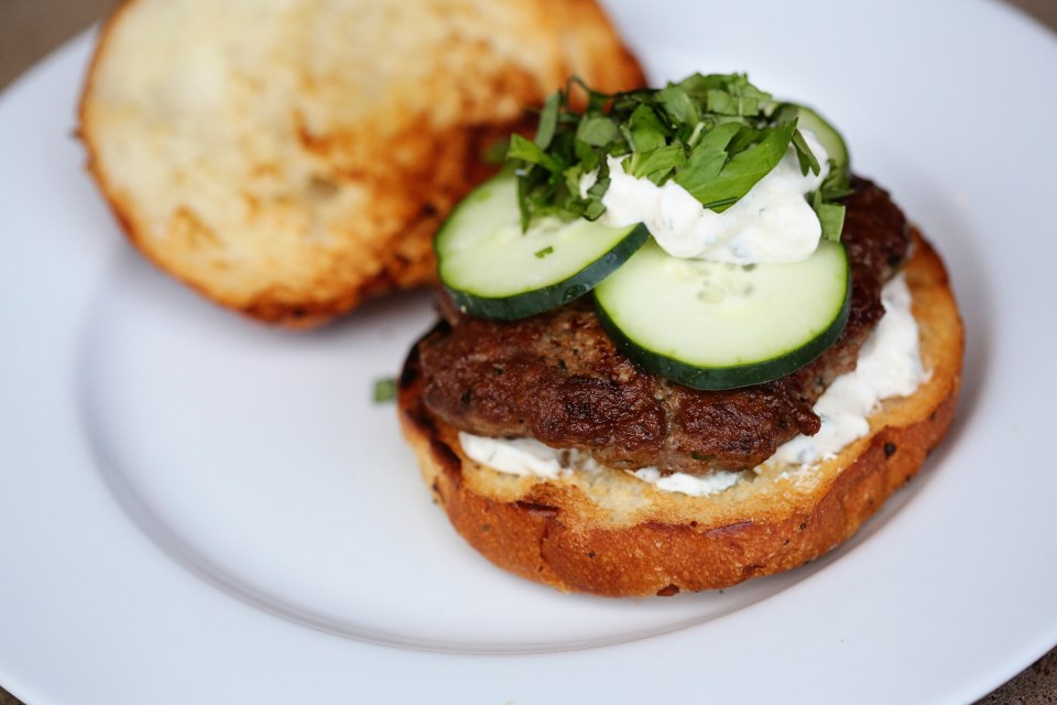 lamb burgers with mint, sour cream and cucumber